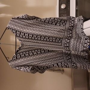 Women's mosiac pattern top